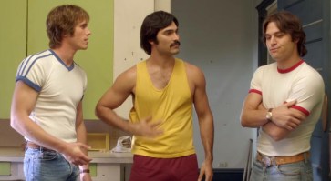Everybody Wants Some - Movie Trailer Review - Visit MovieholicHub.com